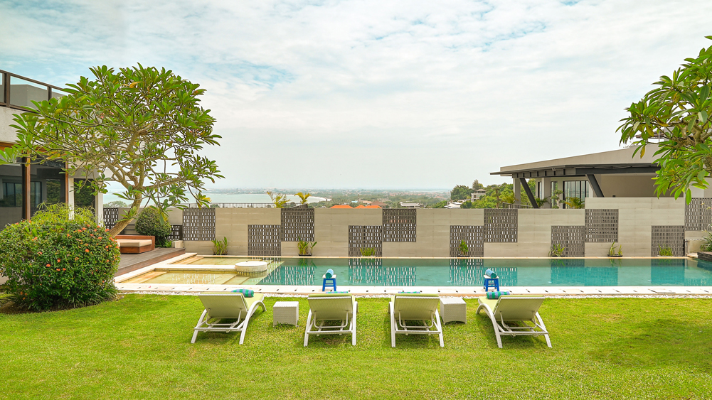 Villa Aiko - Relaxing pool area